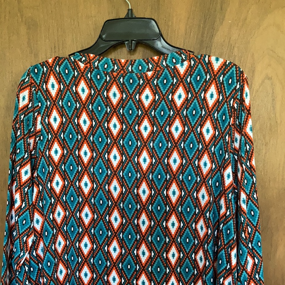 Ruby Rd top Aztec like print soft material v neck shirt w stretch boho MP - Picture 8 of 17